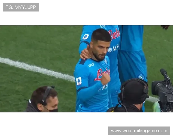 乌迪内斯西尔维斯特里控球细节不错