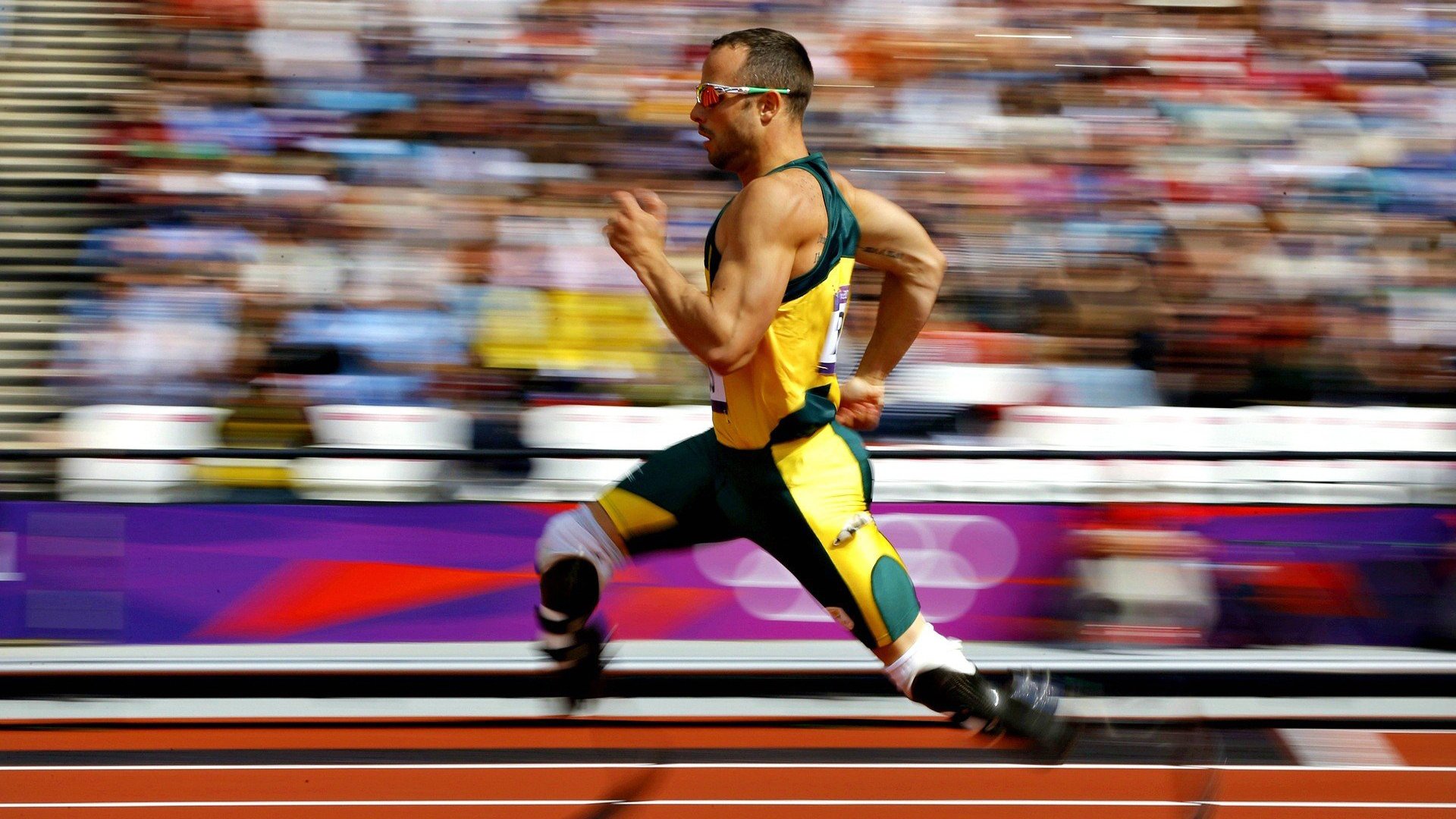 印度投球手太准了,每一球都带威胁,印度球迷